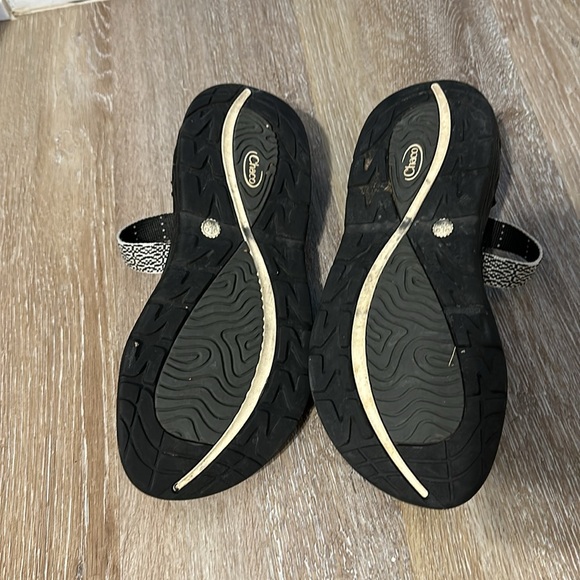 Women’s chacos - Picture 2 of 3